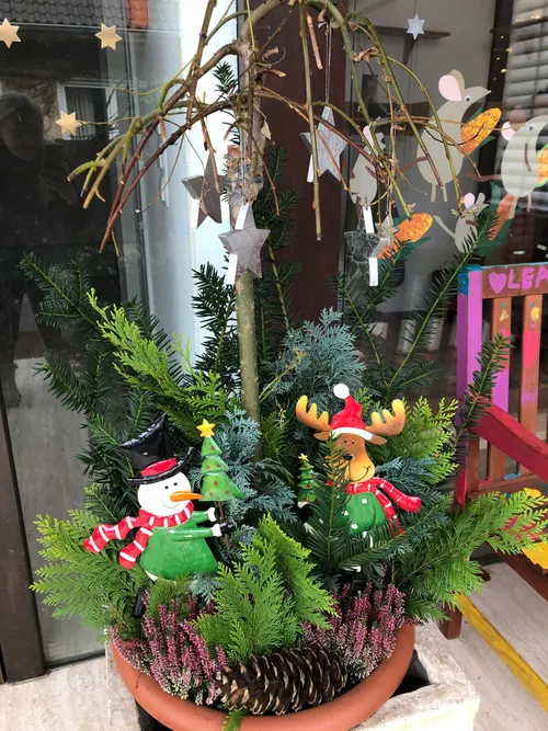 Weihnachtlich geschmückter Eingang