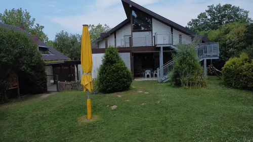 Das Haus vom Garten aus